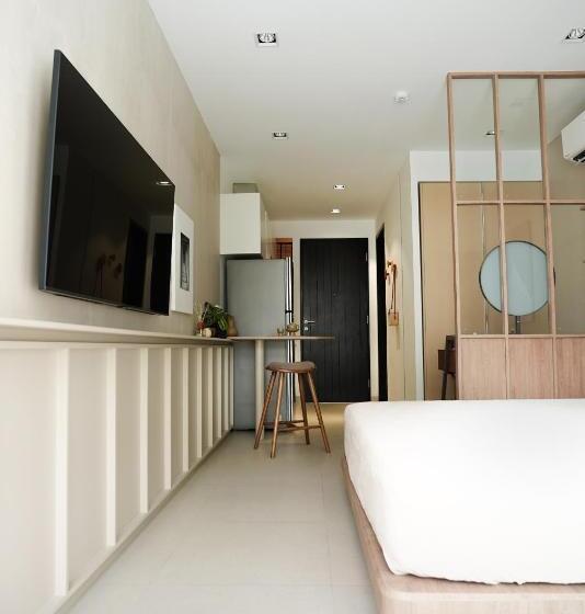 Velea@rose Apple Square