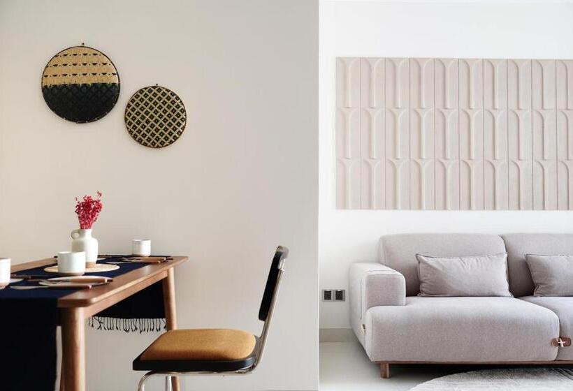 Velea@rose Apple Square