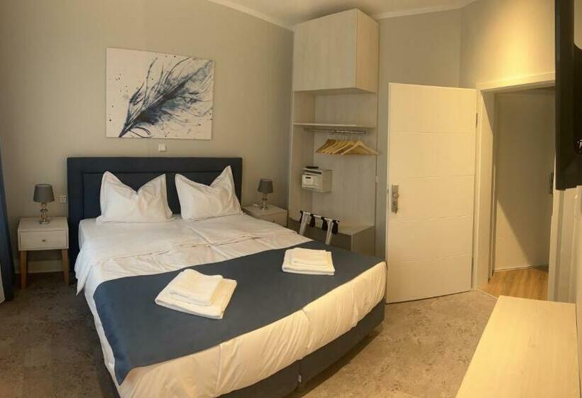 ユースホステル Aneton Garni