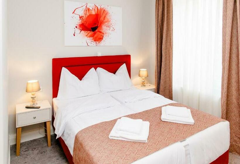 ユースホステル Aneton Garni