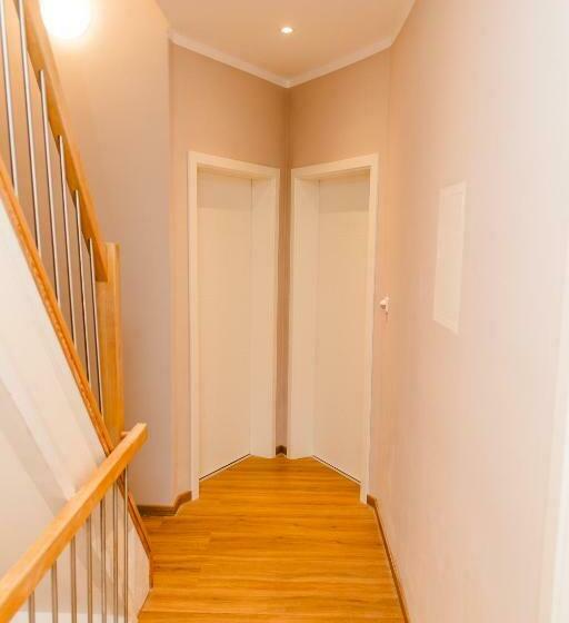 ユースホステル Aneton Garni