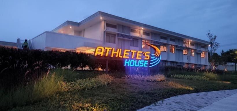 فندق Athlete S House