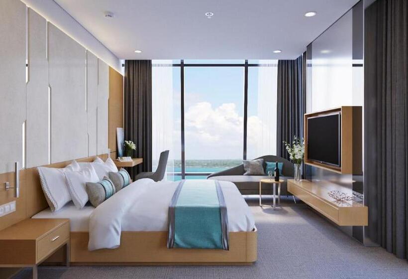 هتل Awaken Da Nang