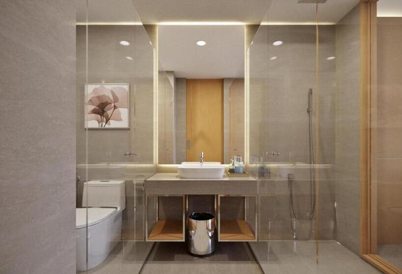 هتل Awaken Da Nang