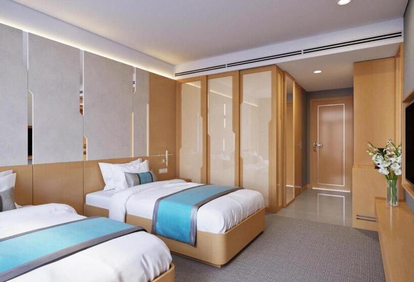 هتل Awaken Da Nang