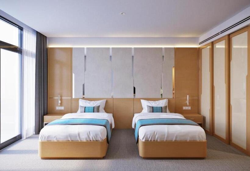 هتل Awaken Da Nang