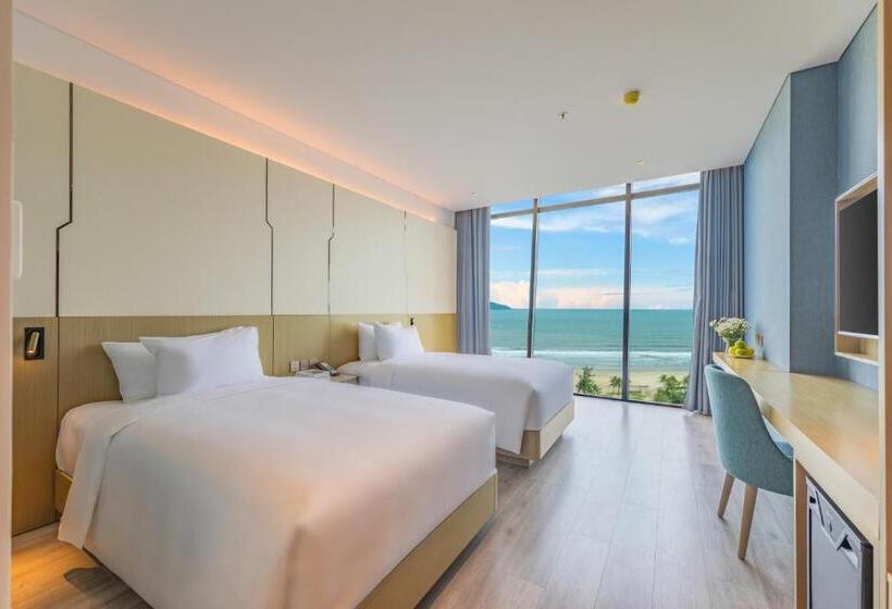 هتل Awaken Da Nang