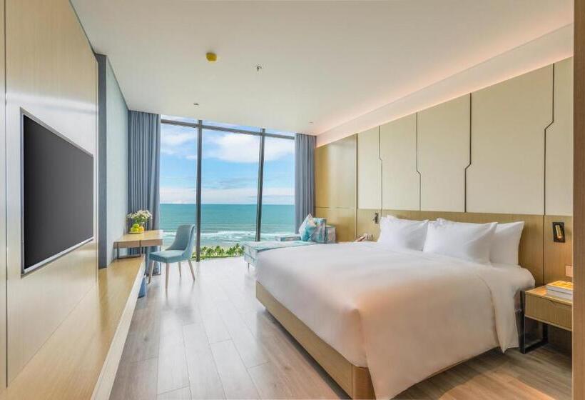 هتل Awaken Da Nang