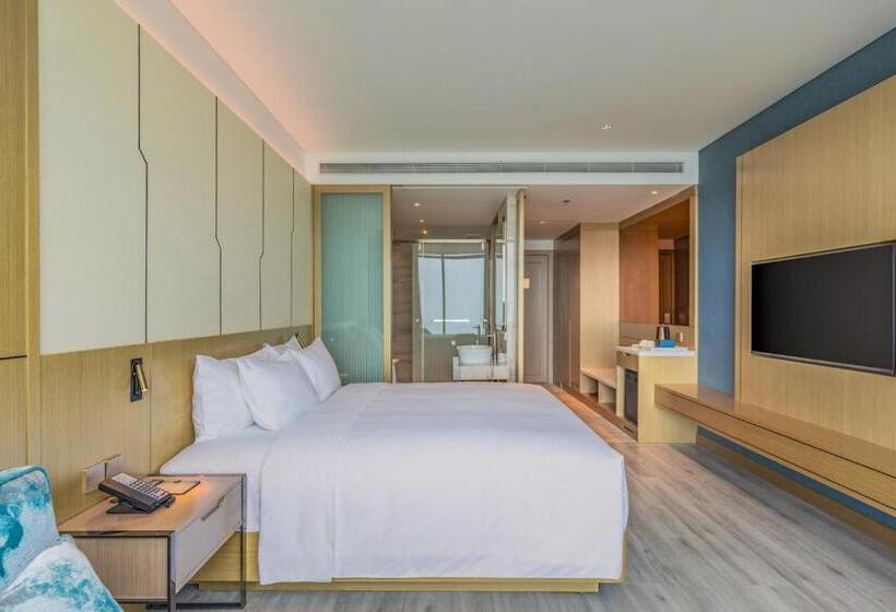 هتل Awaken Da Nang