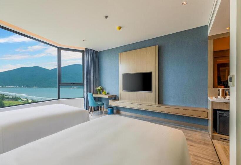 هتل Awaken Da Nang