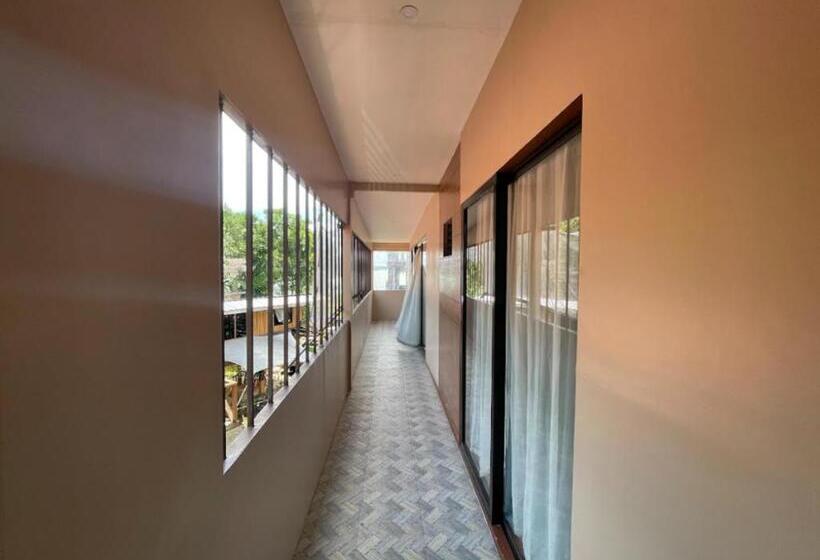 호텔 Camotes Lake House