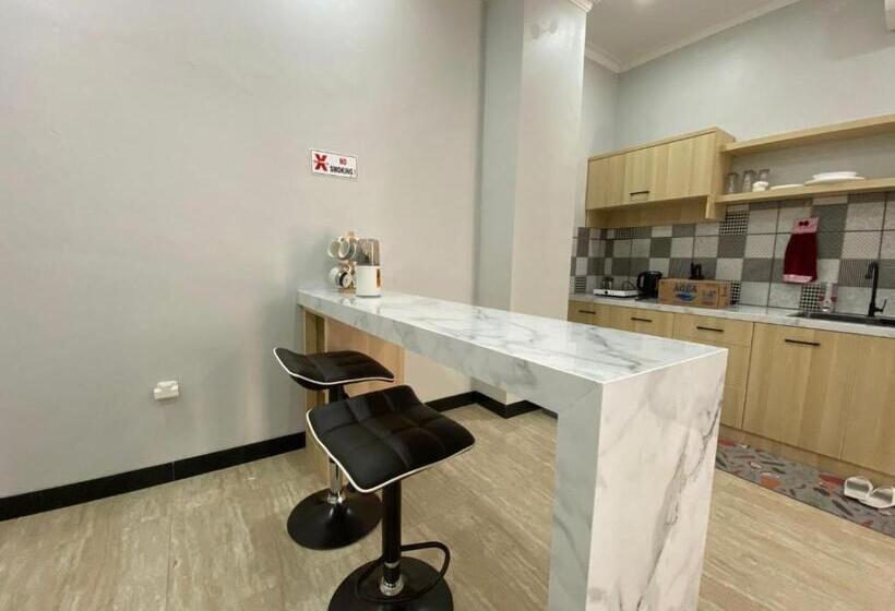 ホテル Lasnur Palace