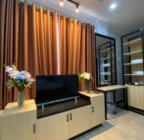 ホテル Lasnur Palace