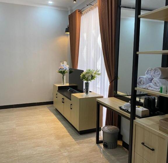 ホテル Lasnur Palace