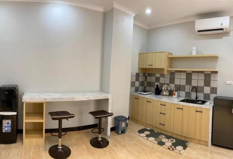 ホテル Lasnur Palace