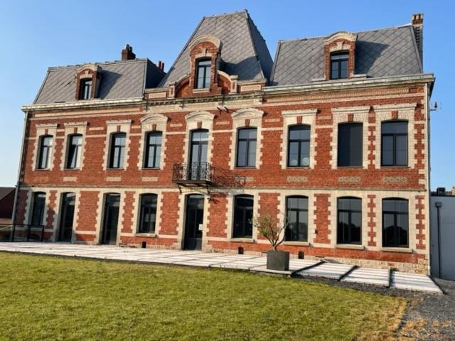 Отель Le Manoir Du Monde