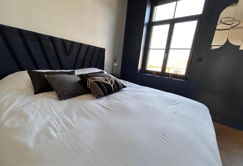 Отель Le Manoir Du Monde