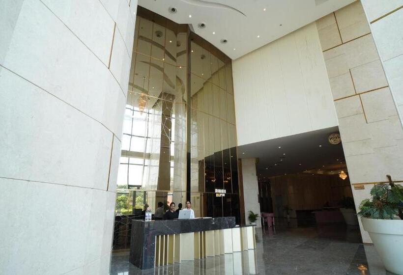 Отель Livbox At Supernova