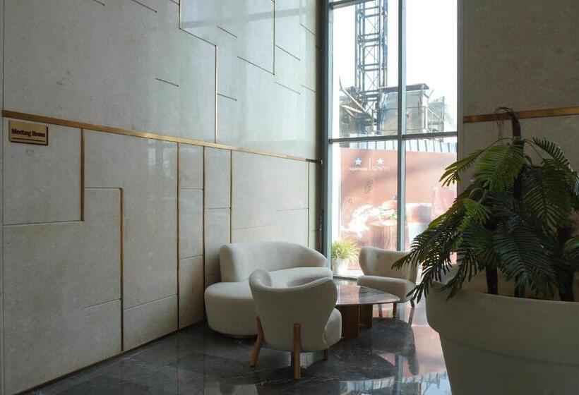 Отель Livbox At Supernova