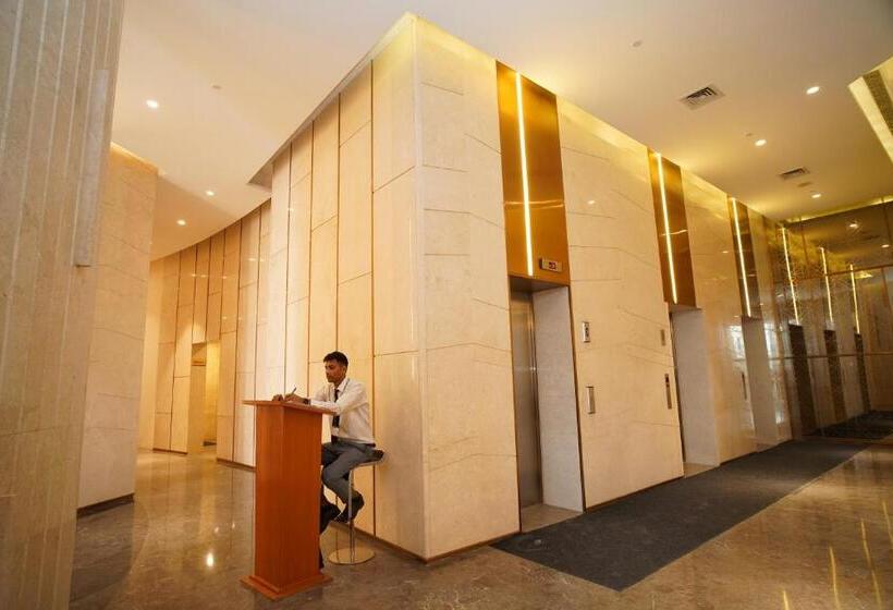 Отель Livbox At Supernova