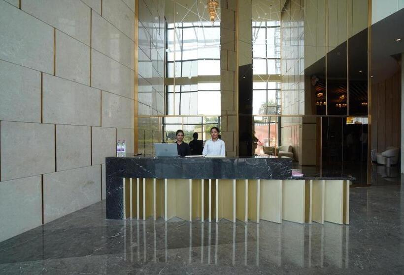 Отель Livbox At Supernova