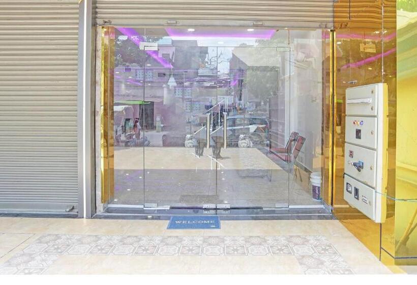 בית מלון כפרי Oyo Flagship Royal Residency