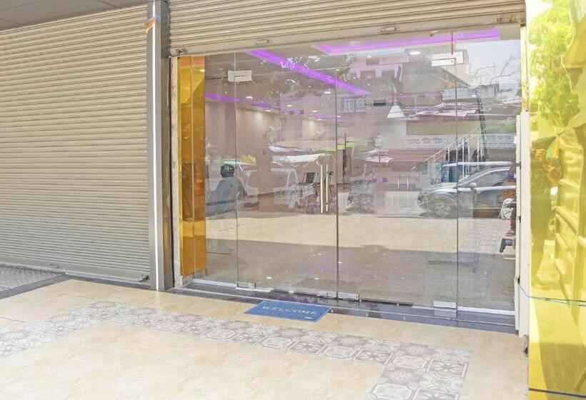 בית מלון כפרי Oyo Flagship Royal Residency