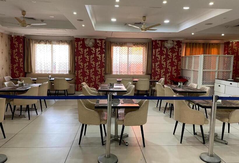 Отель Seth Murlidhar Seva Sadan Near Prem Mandir