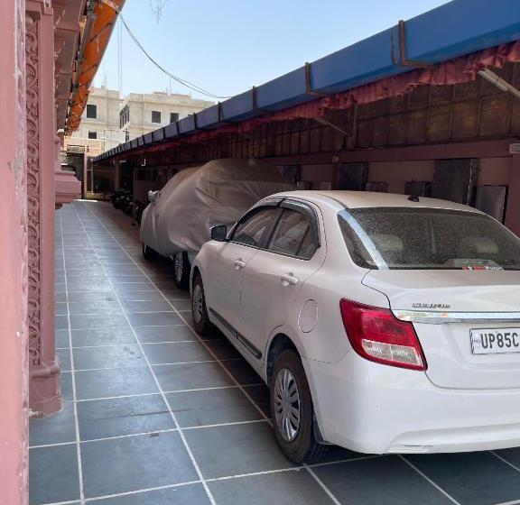 Отель Seth Murlidhar Seva Sadan Near Prem Mandir