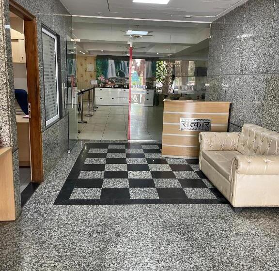 Отель Seth Murlidhar Seva Sadan Near Prem Mandir