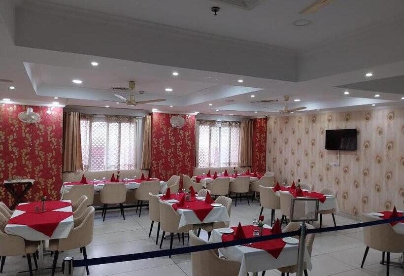 Отель Seth Murlidhar Seva Sadan Near Prem Mandir