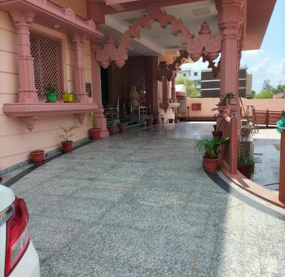 Отель Seth Murlidhar Seva Sadan Near Prem Mandir