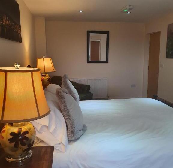 בית מלון כפרי The Garden Bar Rooms