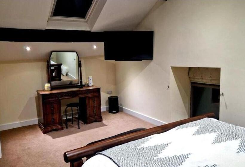 בית מלון כפרי The Garden Bar Rooms