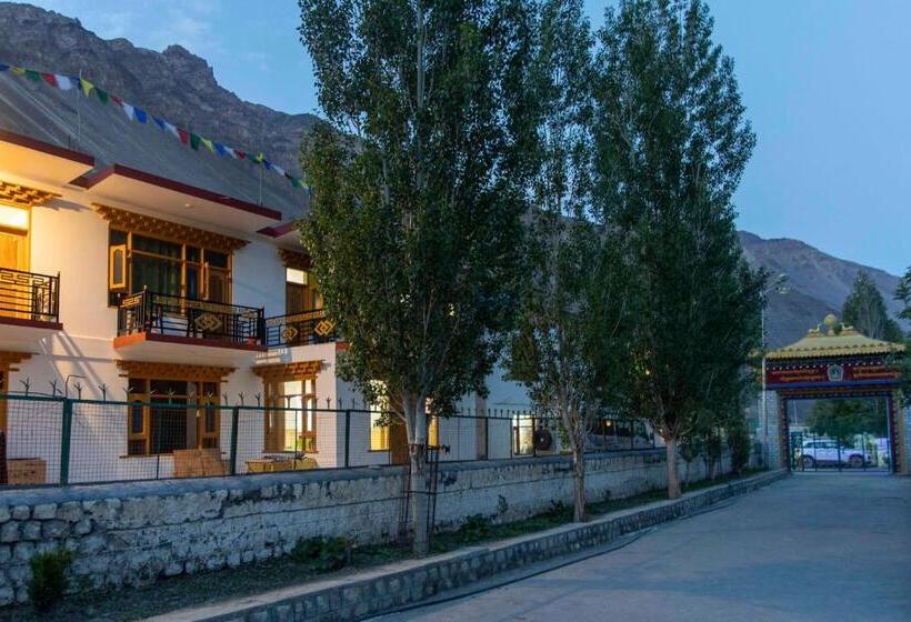 ホテル Zamling Donkhang