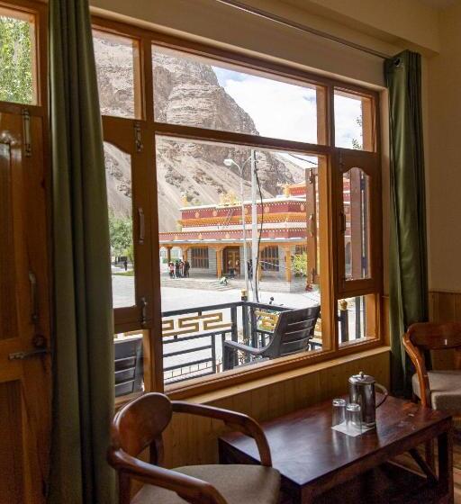 호텔 Zamling Donkhang