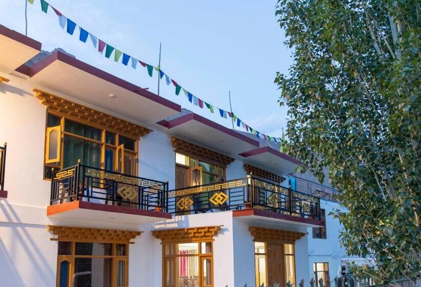 ホテル Zamling Donkhang