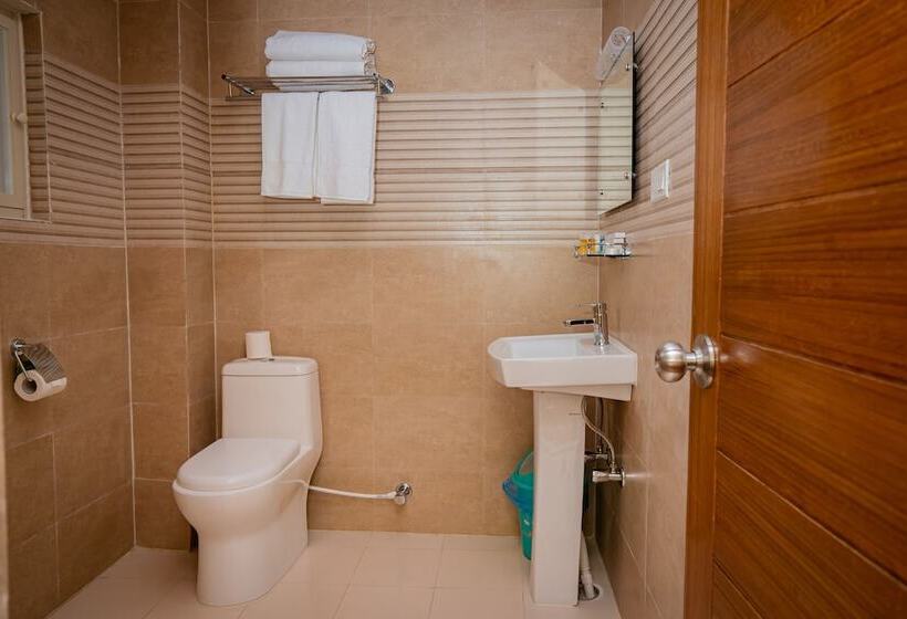 Majestic Lake Front Hotel & Suites