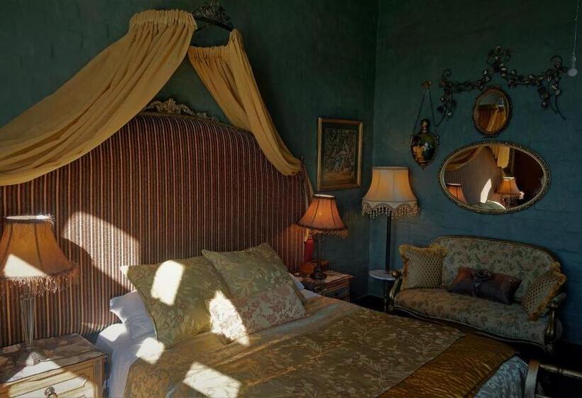 פנסיון Bygracealone Manor