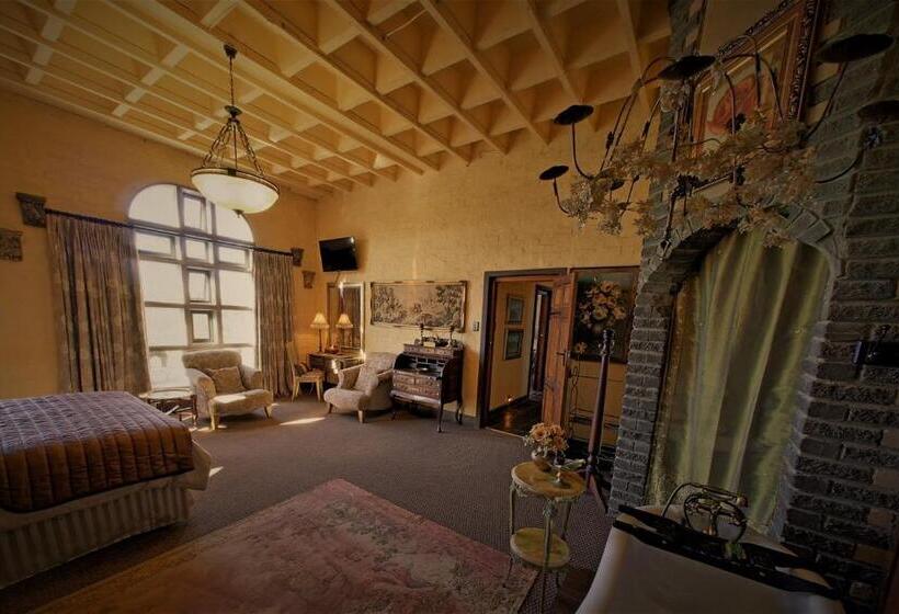 פנסיון Bygracealone Manor