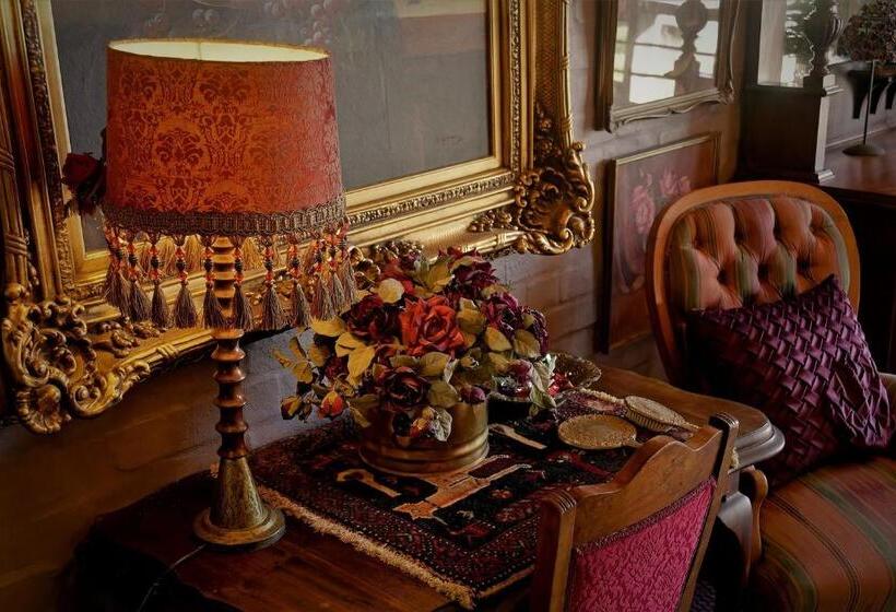 פנסיון Bygracealone Manor