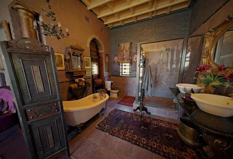 פנסיון Bygracealone Manor