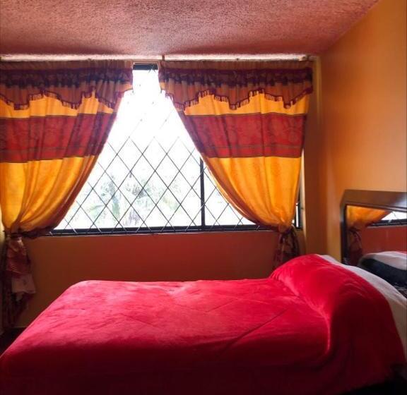 Pension Hostal Quito Nayla