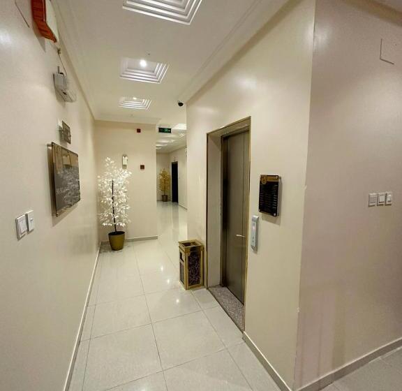 فندق الرائد الذهبية للشقق المخدومة