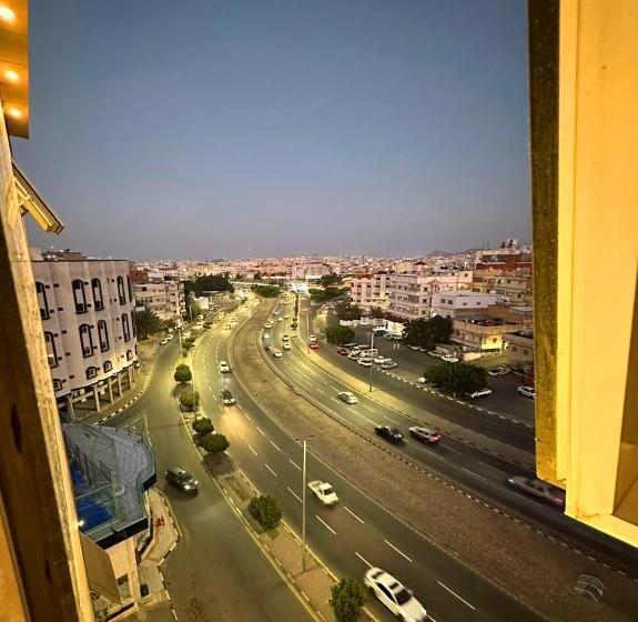 فندق الرائد الذهبية للشقق المخدومة