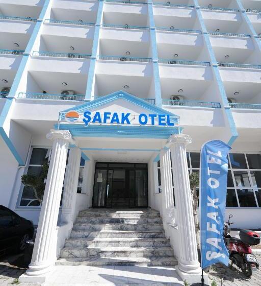 酒店 Safak