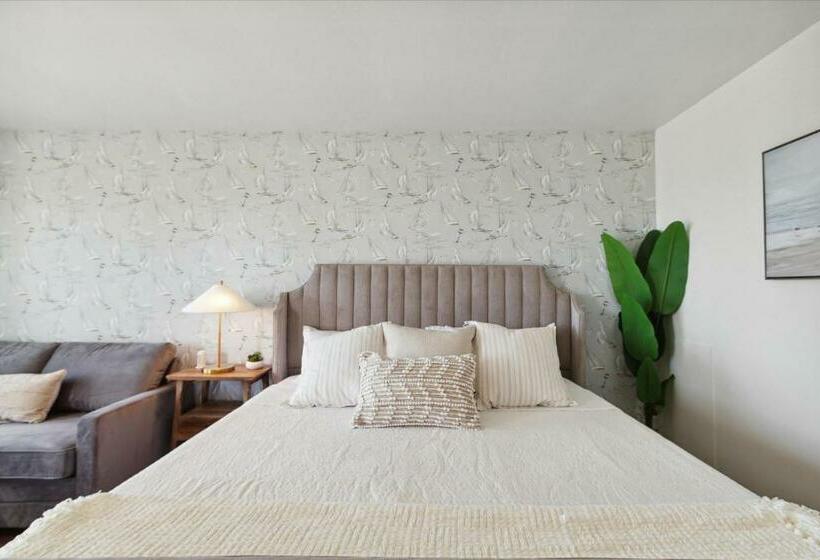 فندق صغير Perfect Lake View Single King Private Fireplace