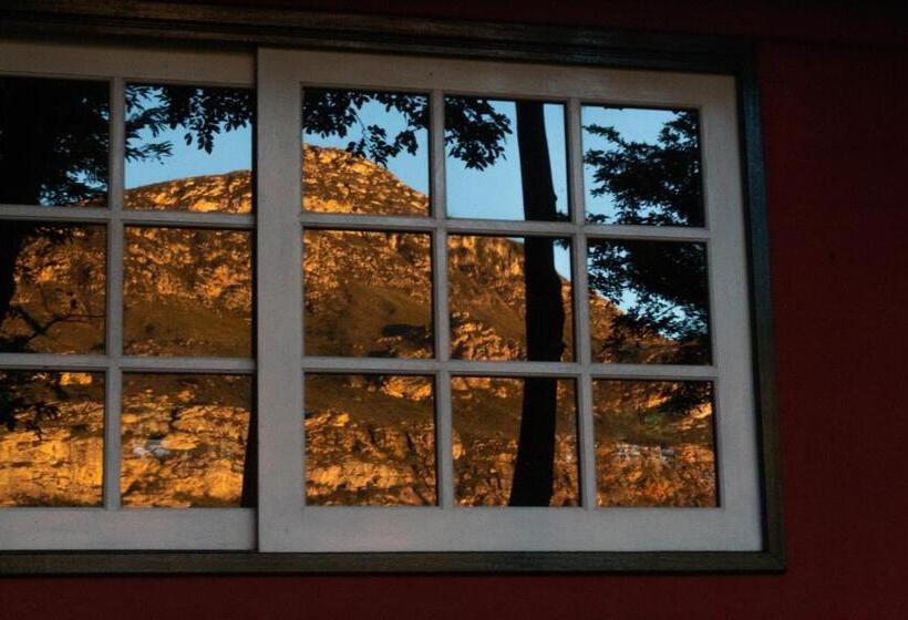 ユースホステル Villa Madorna