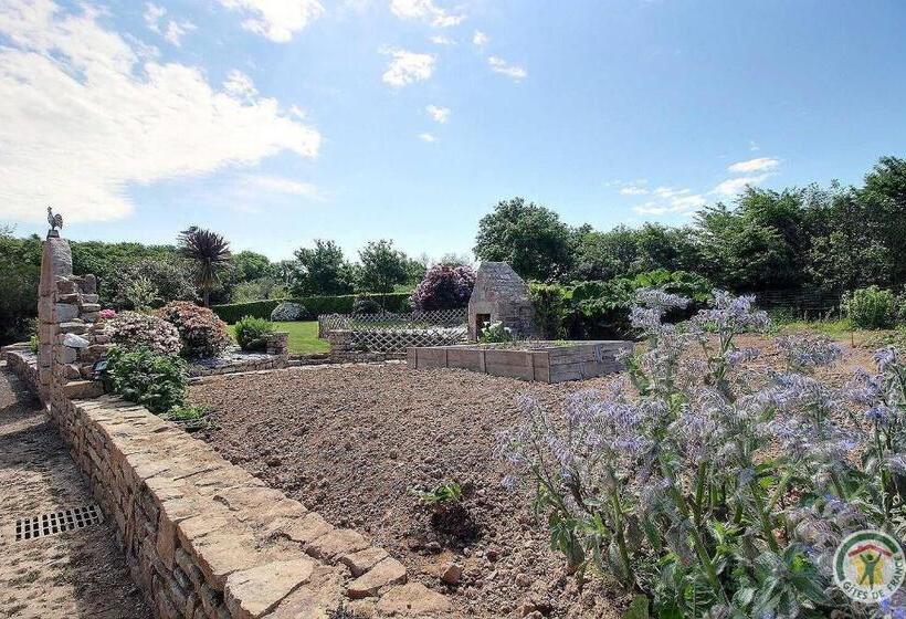 Bed and Breakfast Chambre De Kergomar