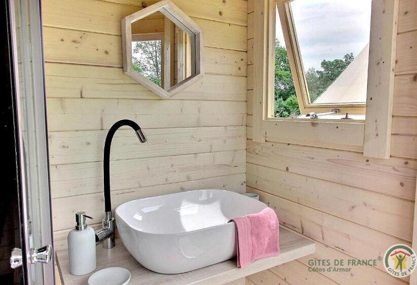 Bed and Breakfast La Tente De Kergomar